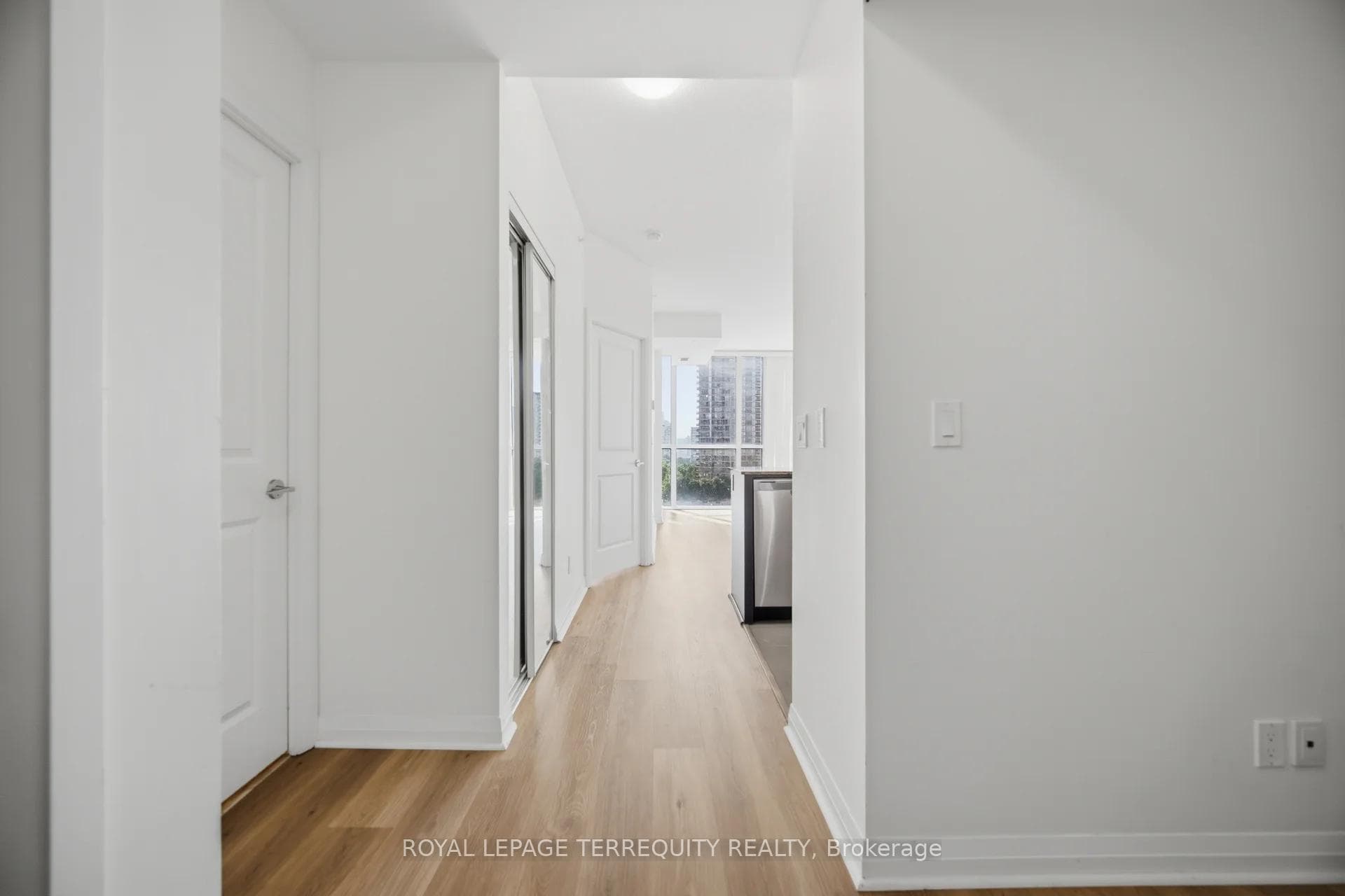 75 Eglinton Avenue Unit 703 photo 6