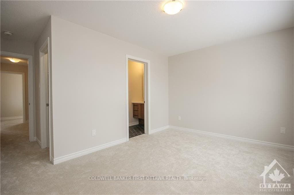72 FOCALITY Crescent photo 18