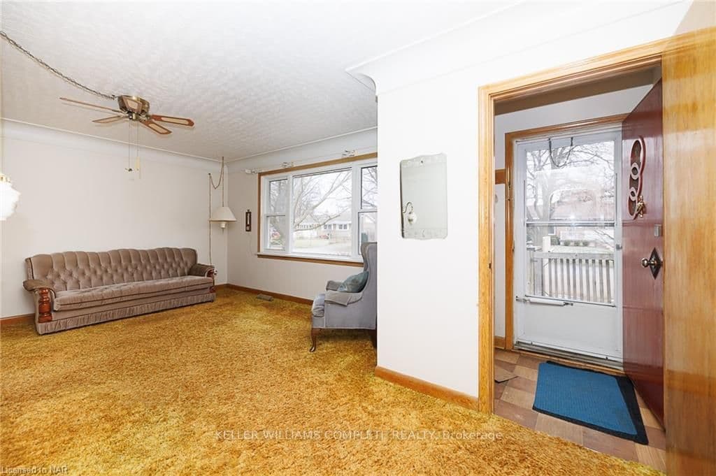 61 LINDEL Crescent photo 14