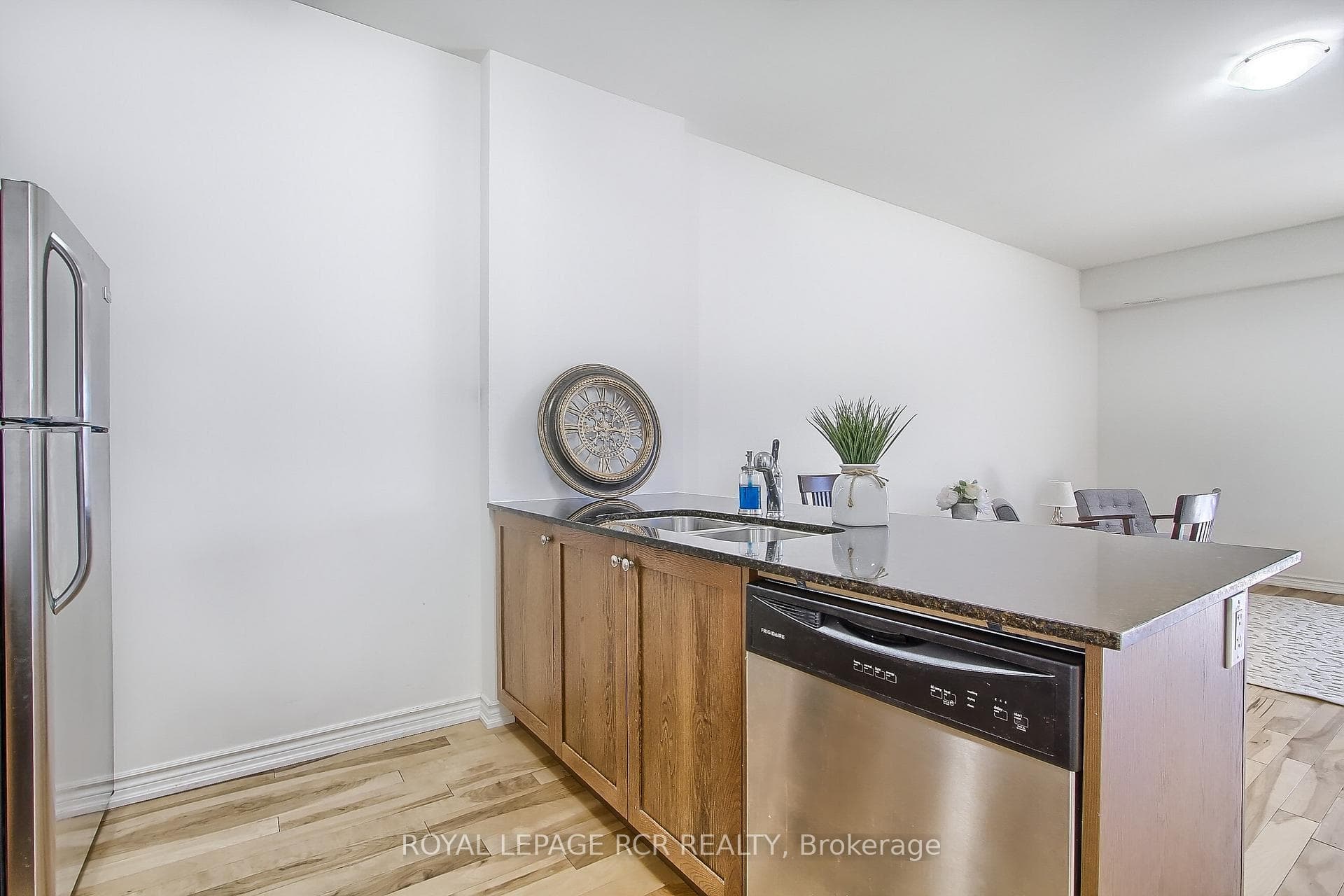 128 Barrie Street Unit 204 photo 7