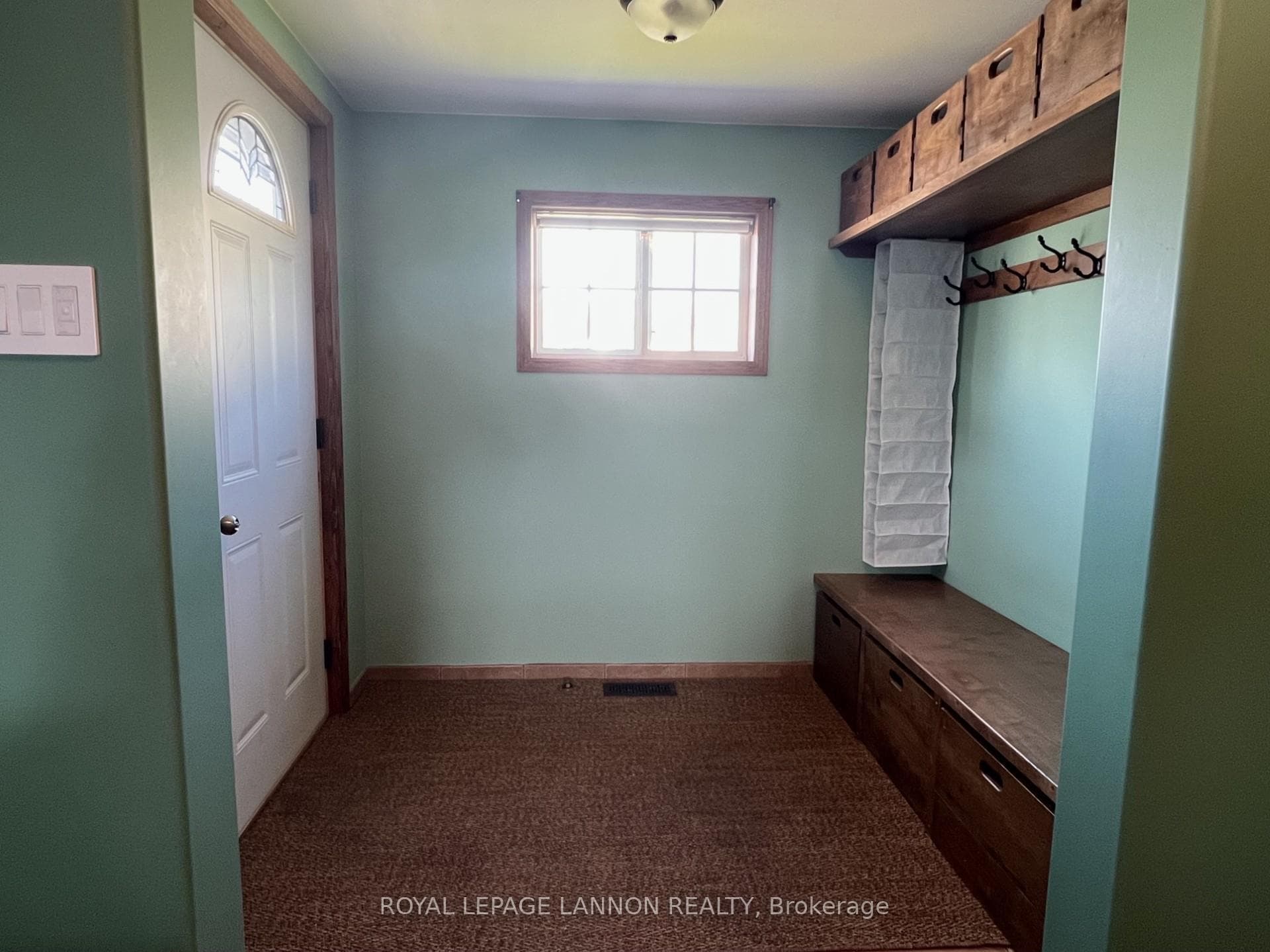 127 Johnson Avenue photo 3