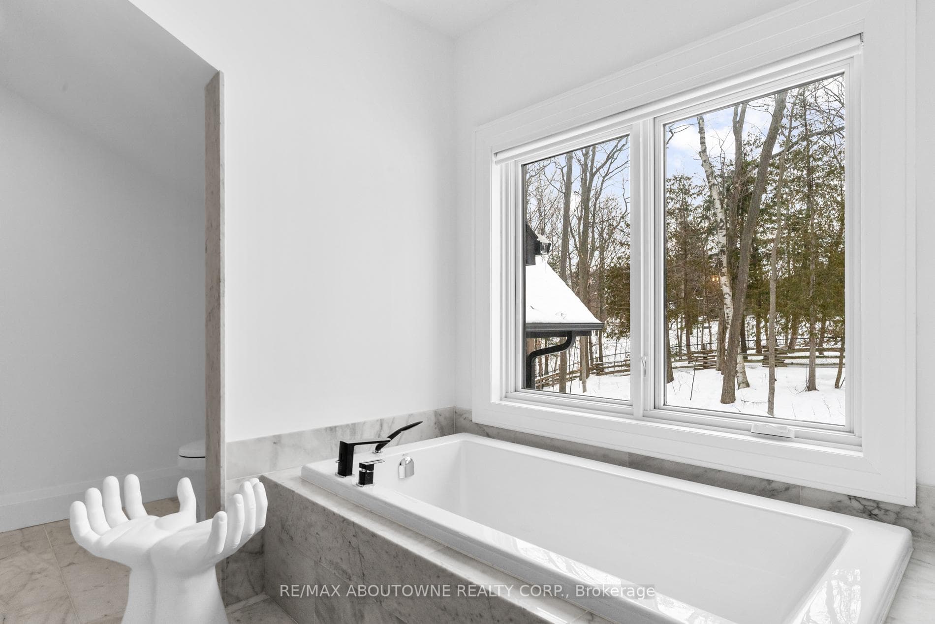 123 Blueski George Crescent photo 23