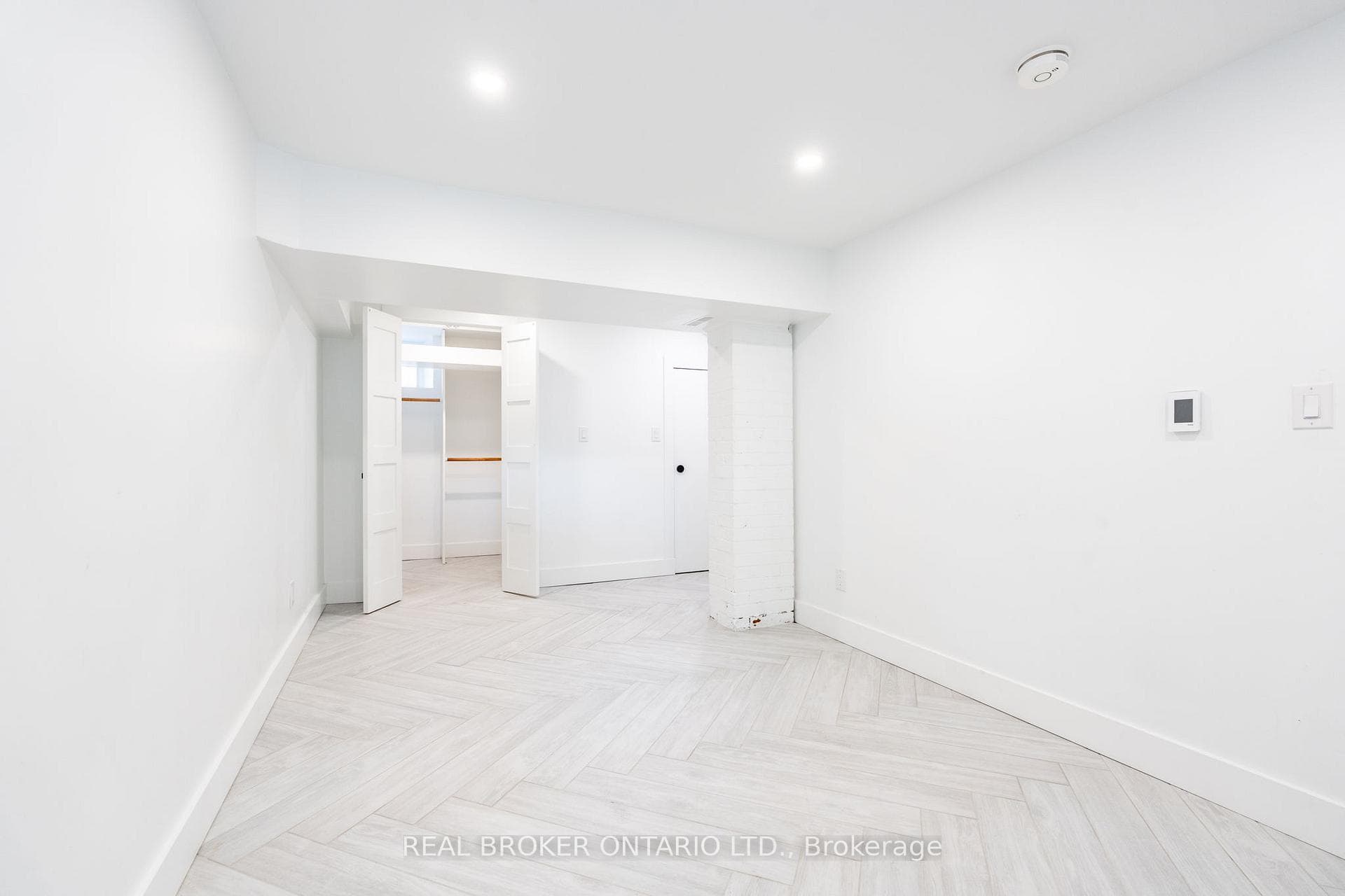 137 Sherman Avenue photo 33
