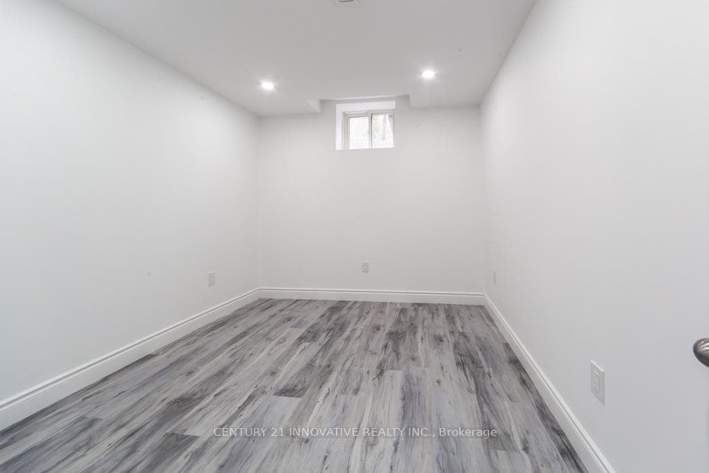 53 Alden Square photo 26