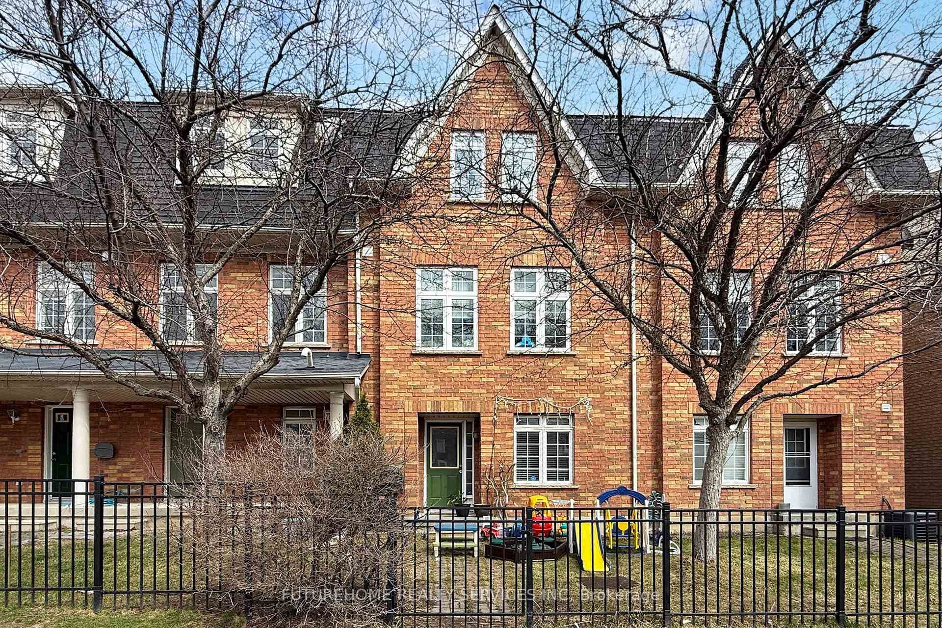 83 Sprucedale Way photo 37