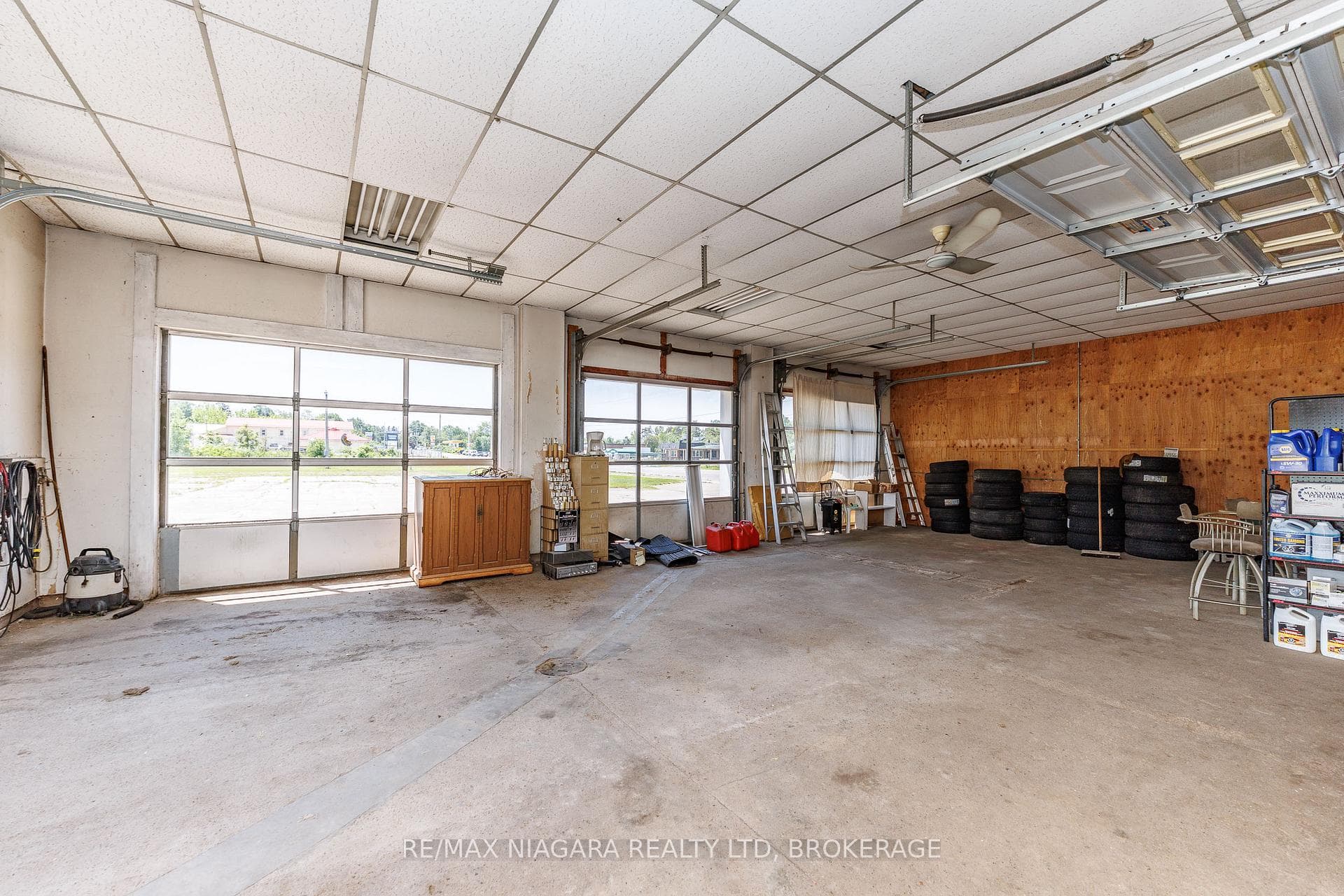 2500 sq ft Auto Shop