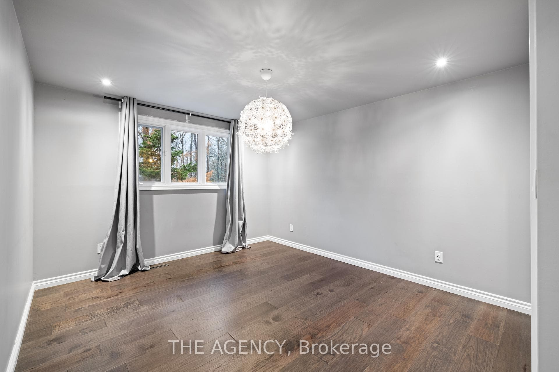140 Chancery Drive photo 25
