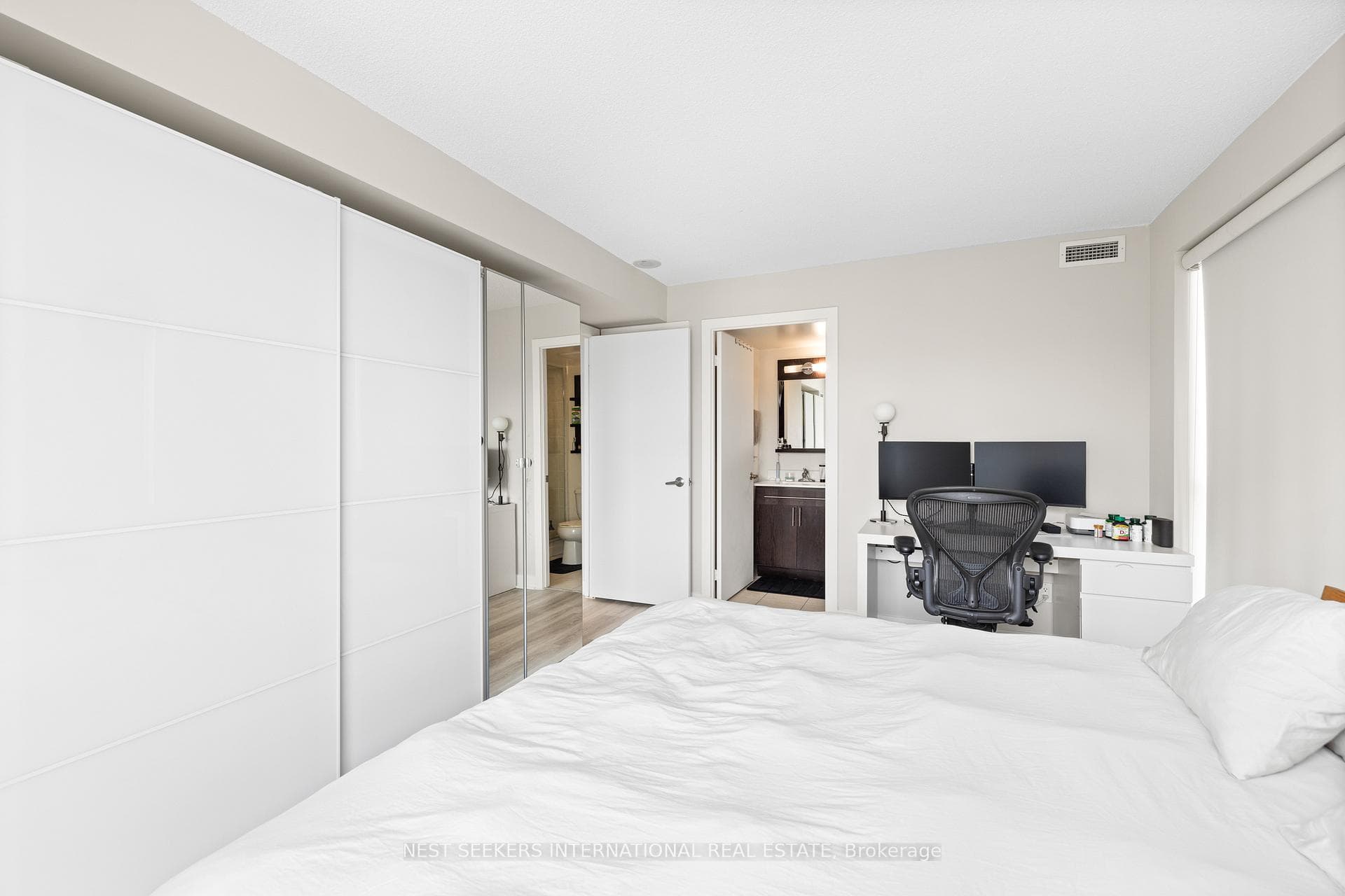 80 Western Battery Road Unit 1506 photo 12