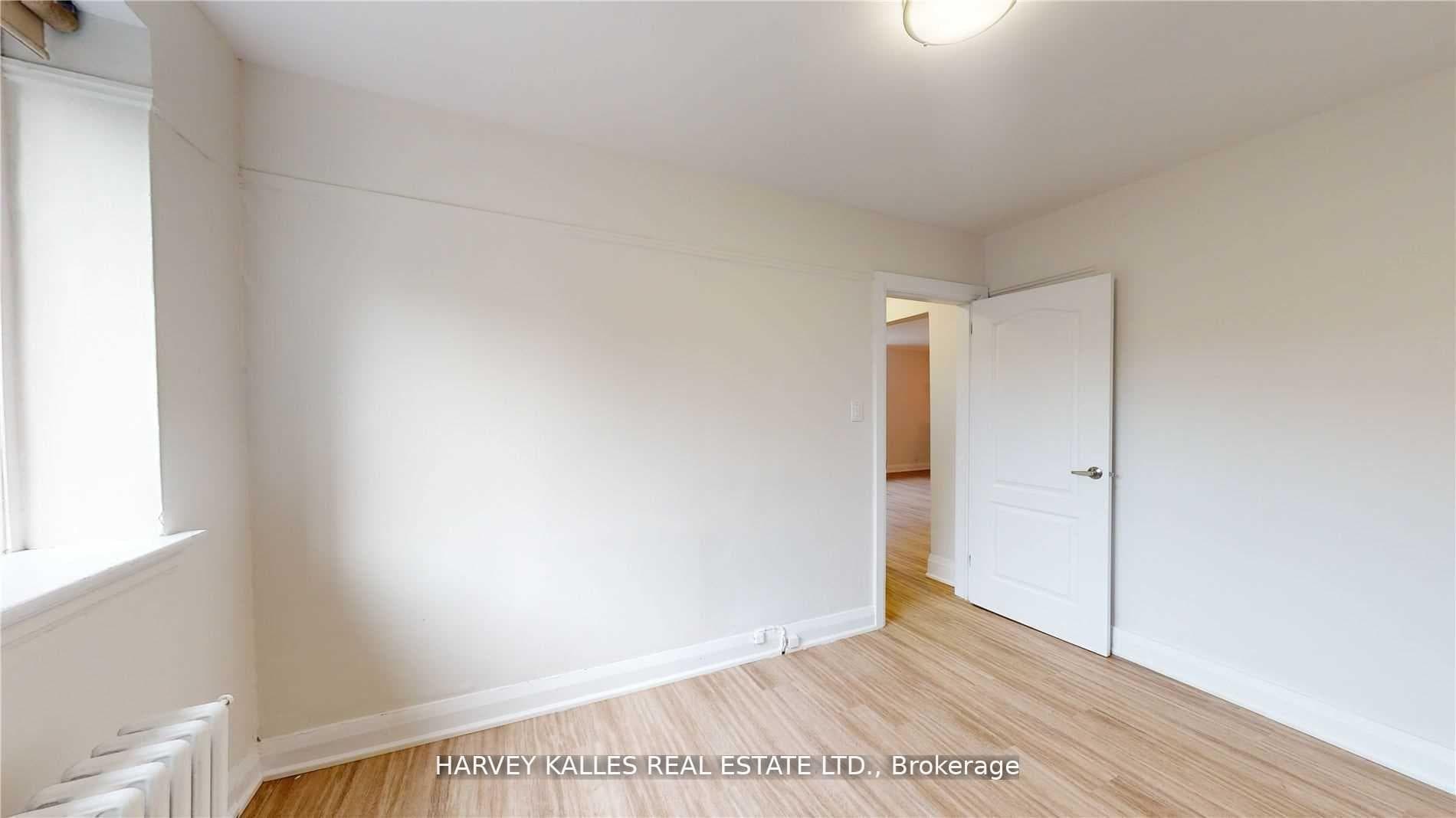 320 Lonsdale Road Unit 7 photo 19