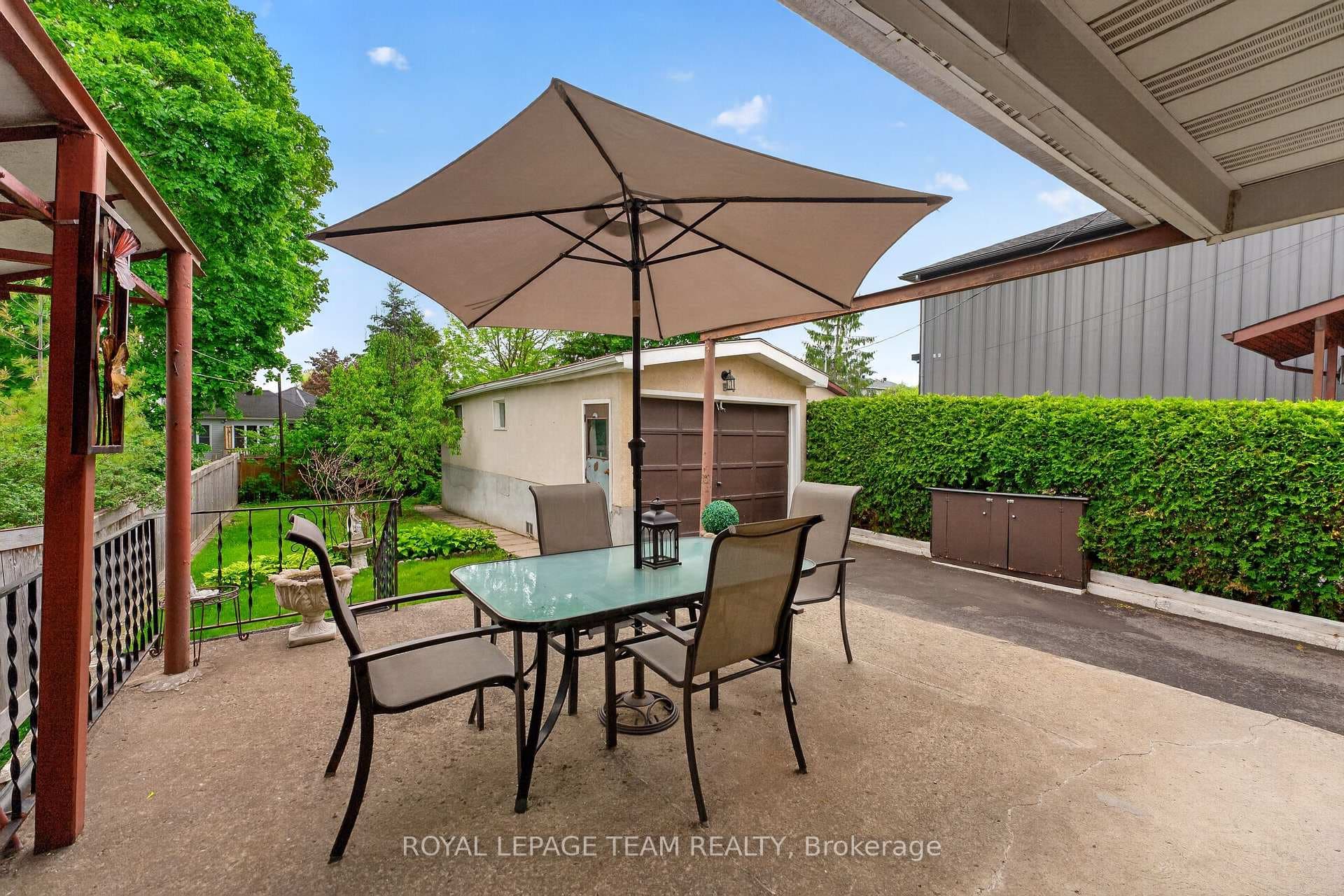 274 Breezehill Avenue photo 33