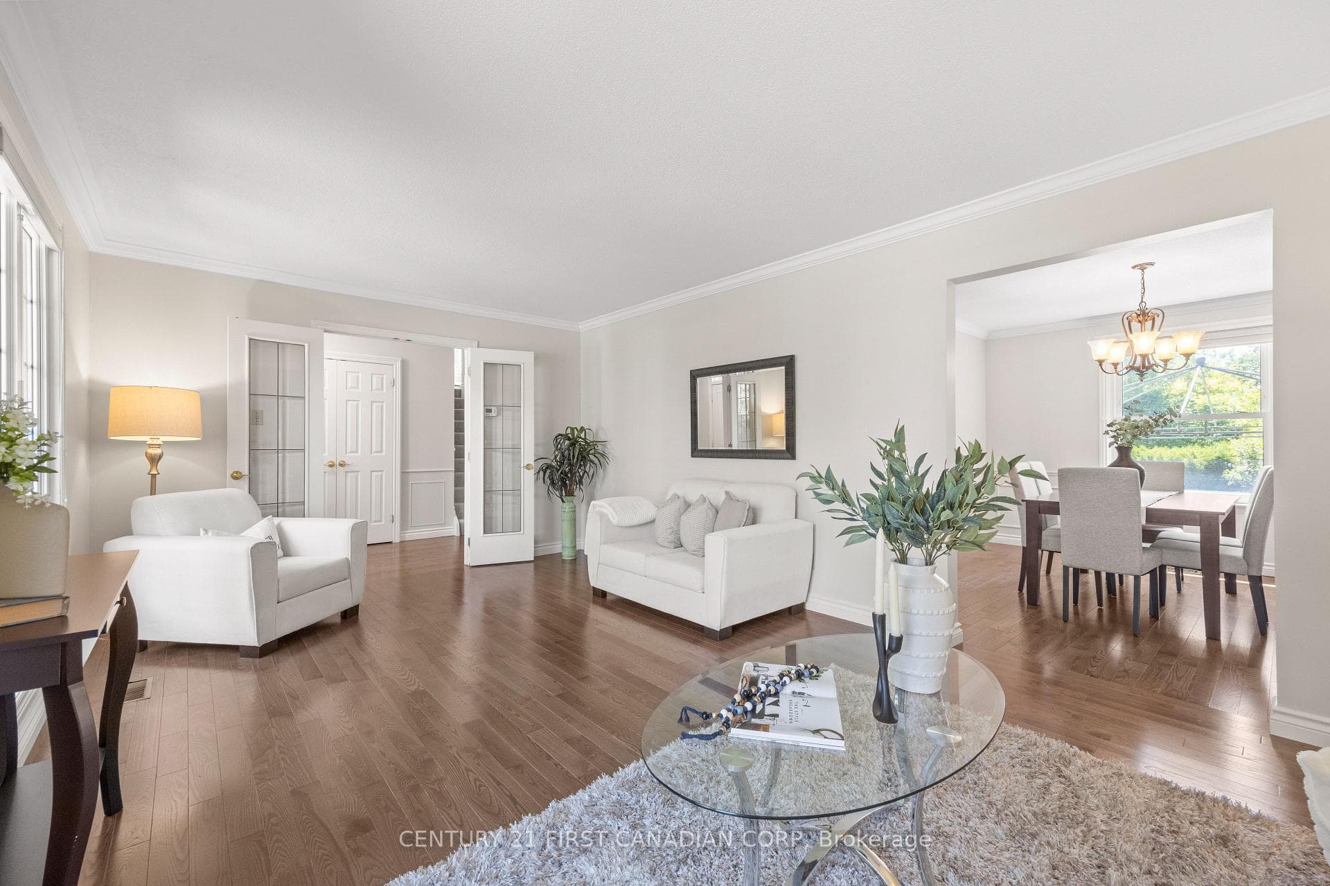 923 Farnham Road photo 9