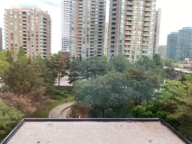 7 Bishop Avenue Unit 502 photo 1