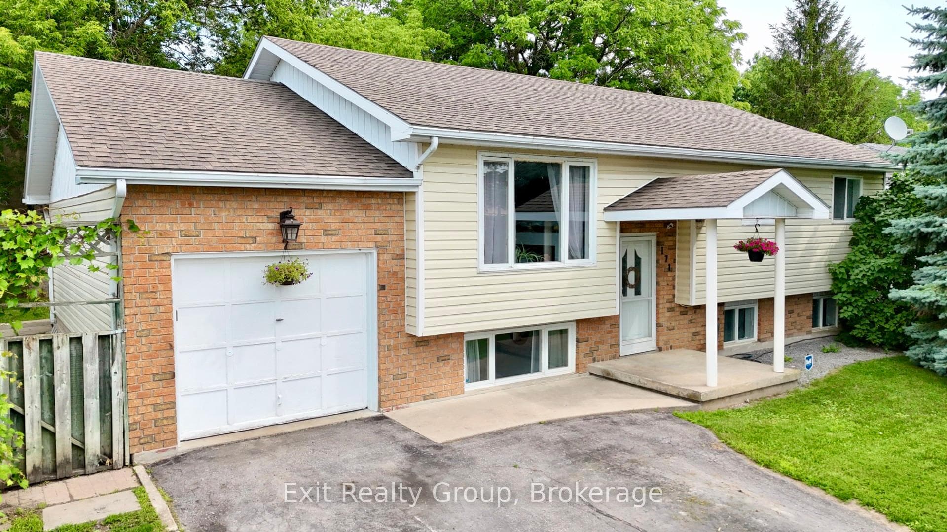 171 Park Street photo 1