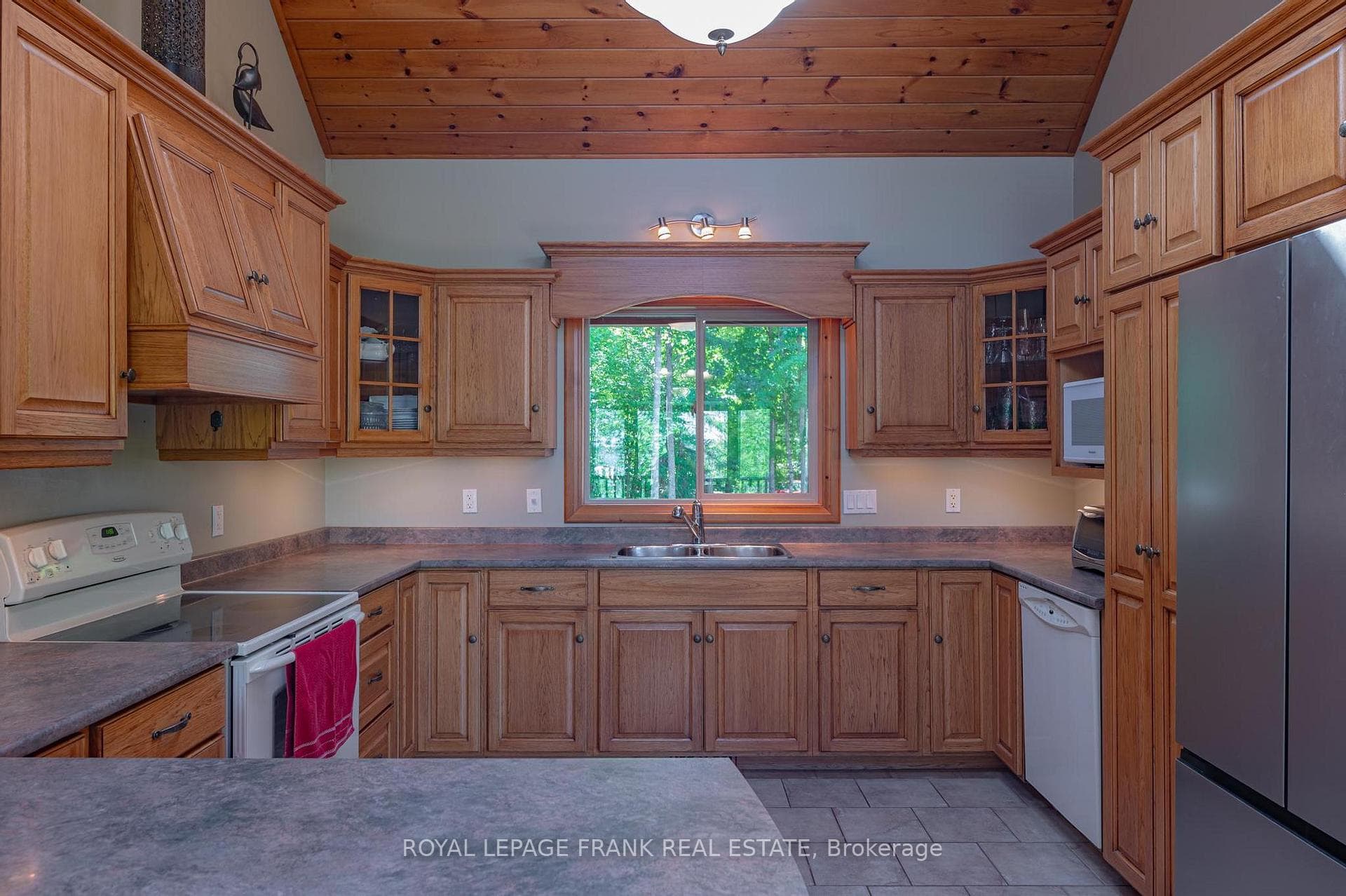 1177 Lakehurst Road photo 16