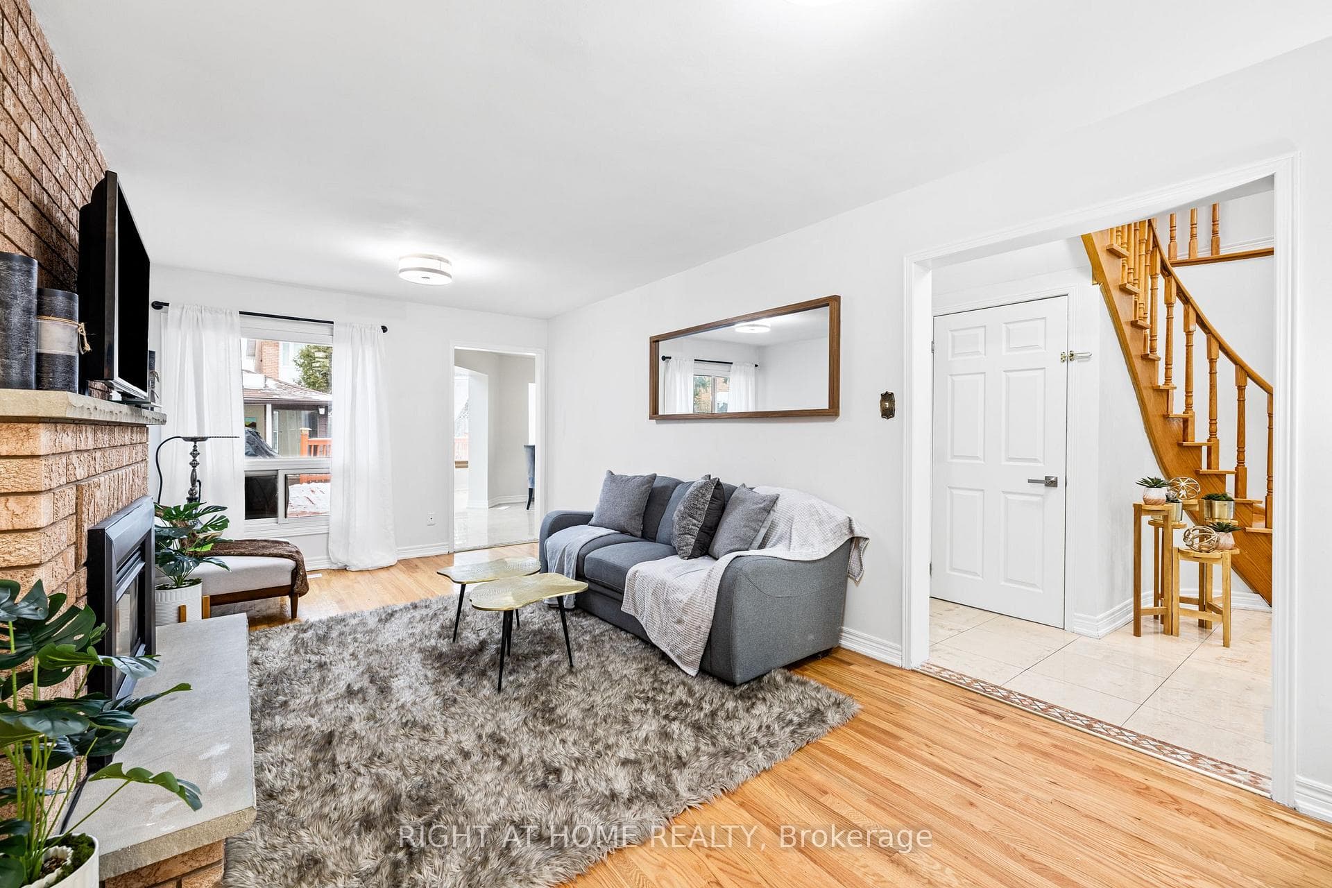 4469 Idlewilde Crescent photo 5