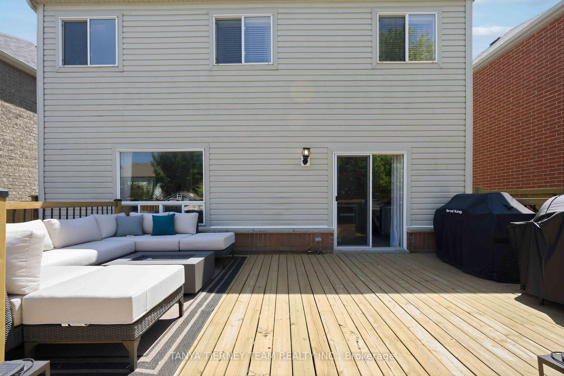 76 Vipond Road photo 41