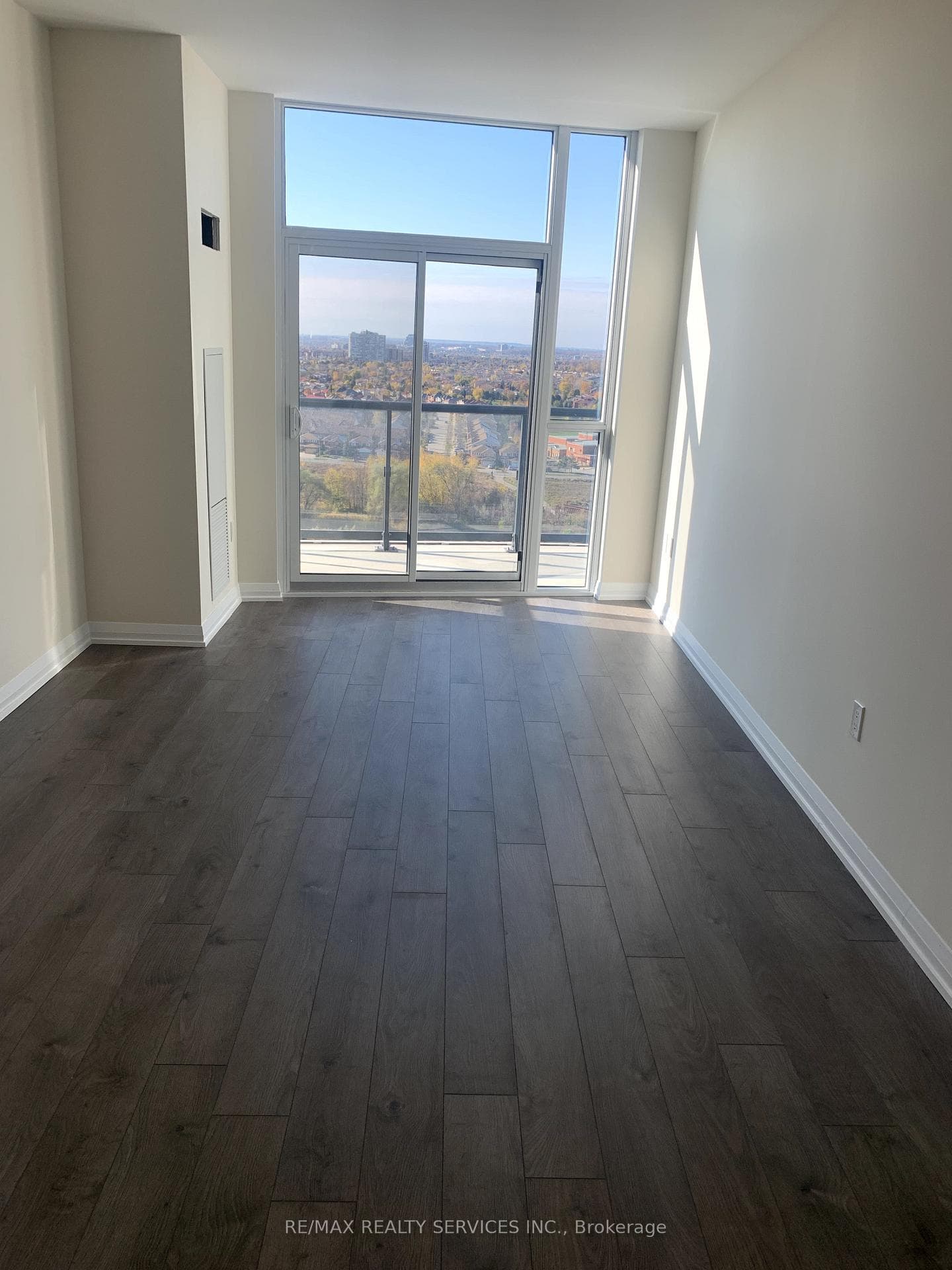 65 Watergarden Drive Unit 1505 photo 9