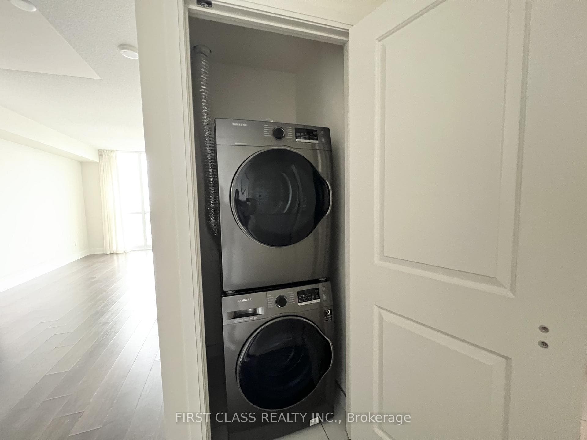 88 Sheppard Avenue Unit 2010 photo 9