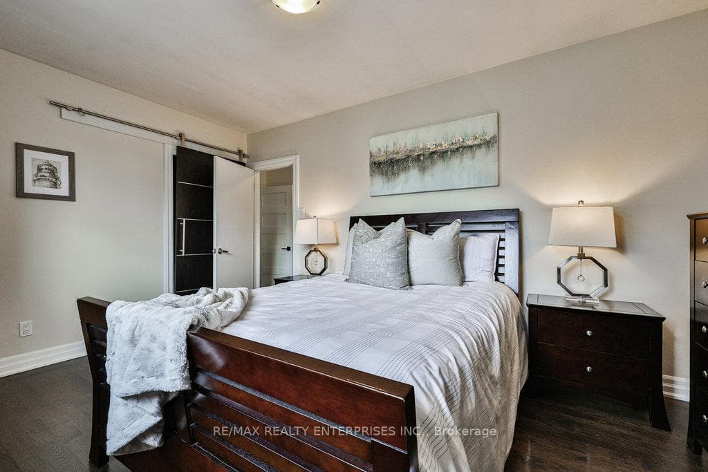 571 Raphael Avenue photo 14