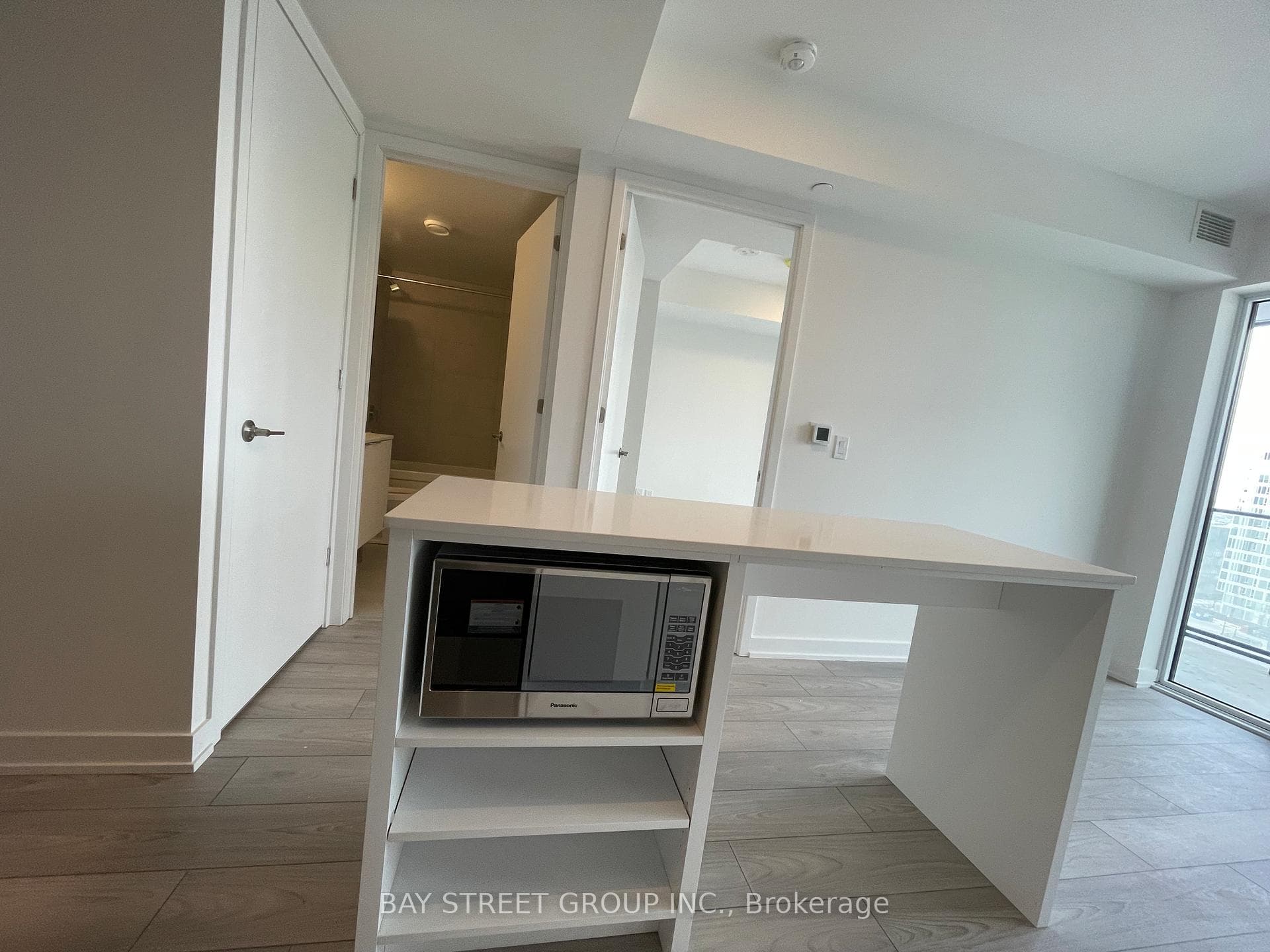 8 Tippett Road Unit 901 photo 10