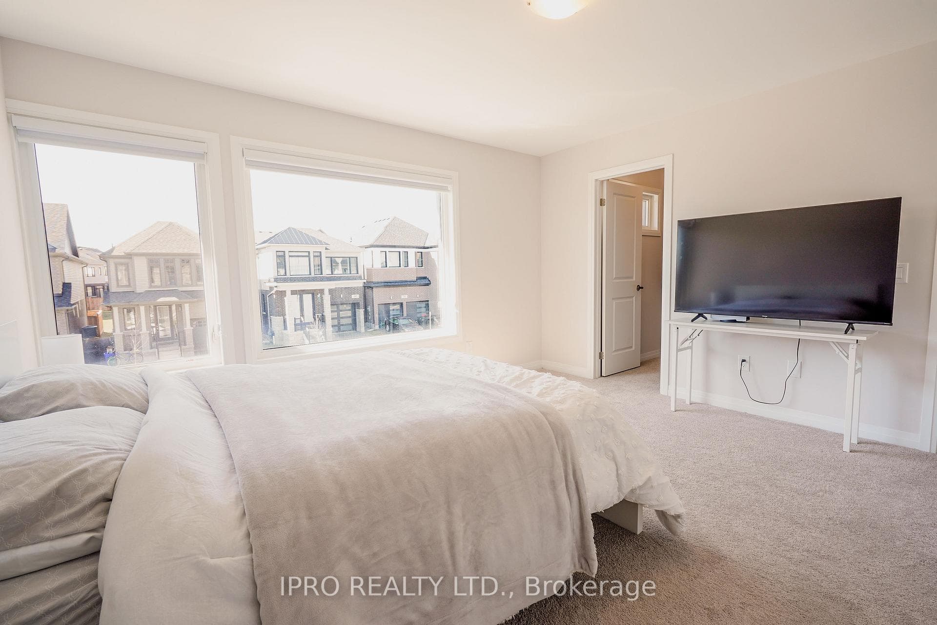 63 Fairey Crescent photo 25