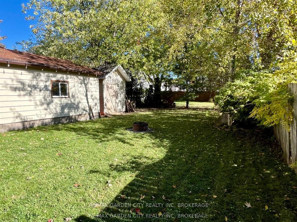 809 Steele Street photo 38