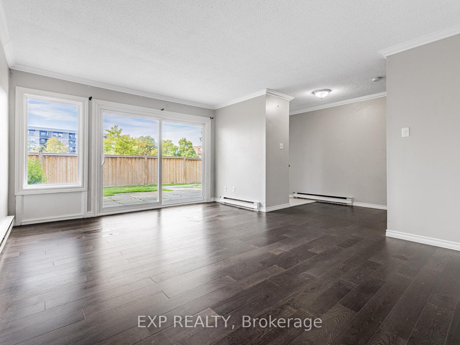 161 Milestone Crescent photo 9