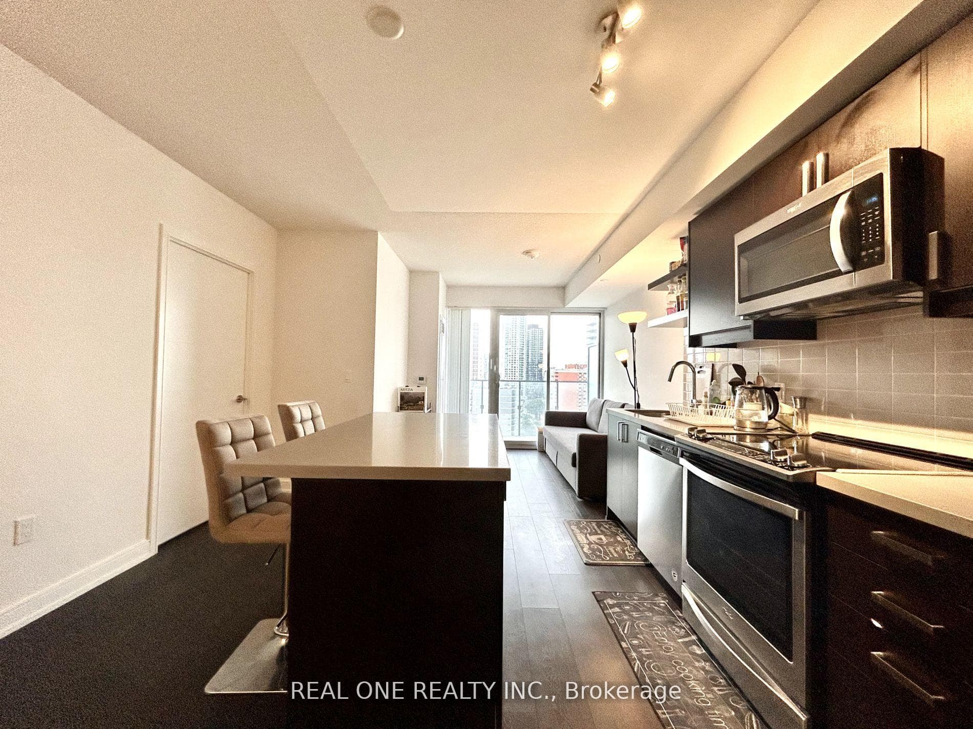 50 Wellesley Street Unit 1806 photo 4
