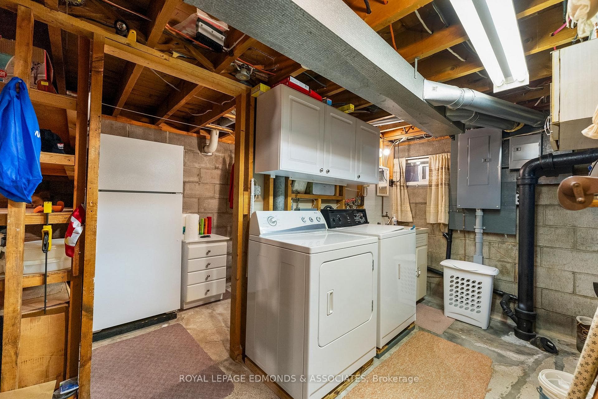 664 Third Avenue photo 17