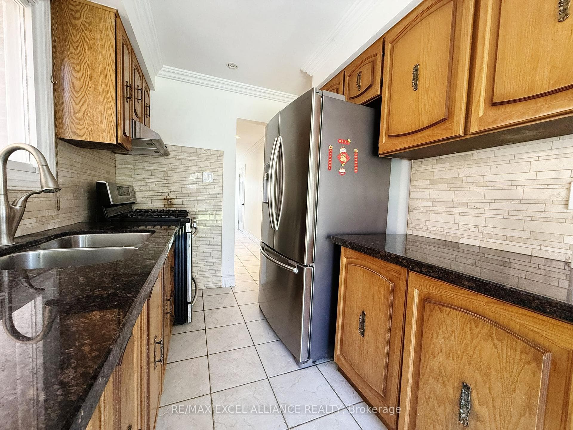 1005 Lucerne Crescent photo 9