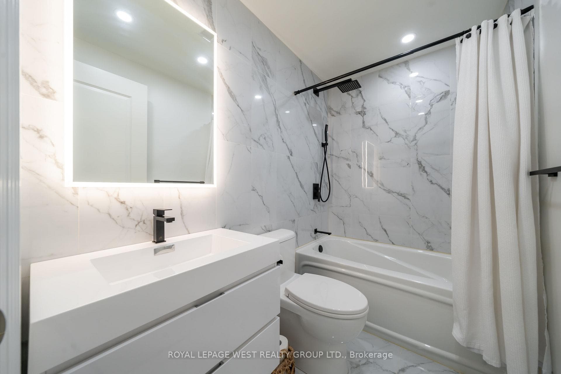 2nd Full Washroom