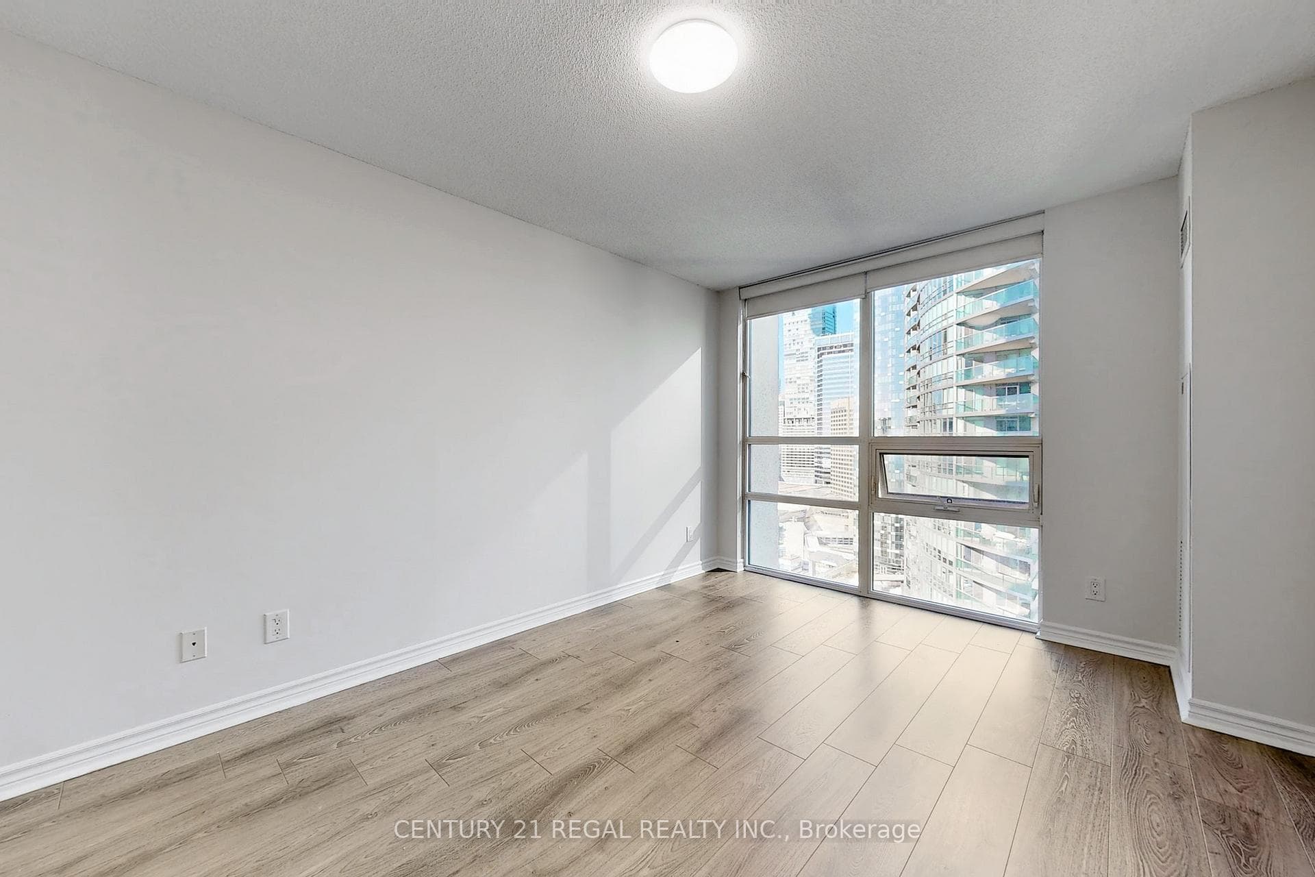 19 Grand Trunk Crescent Unit 2706 photo 15