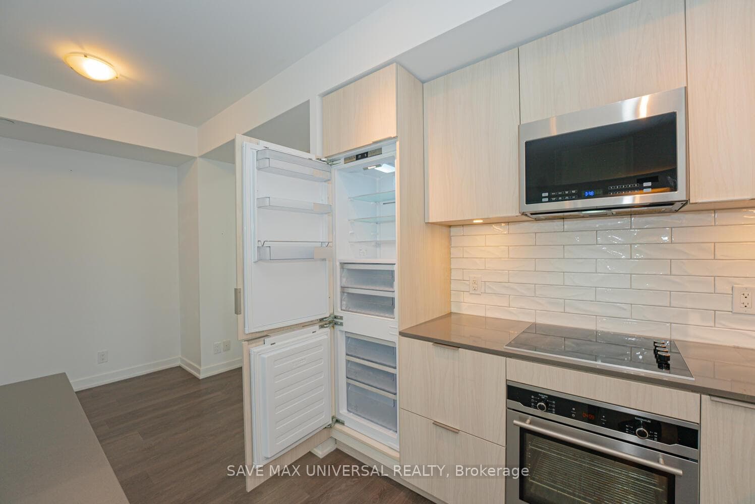 609 Avenue Road Unit 809 photo 18