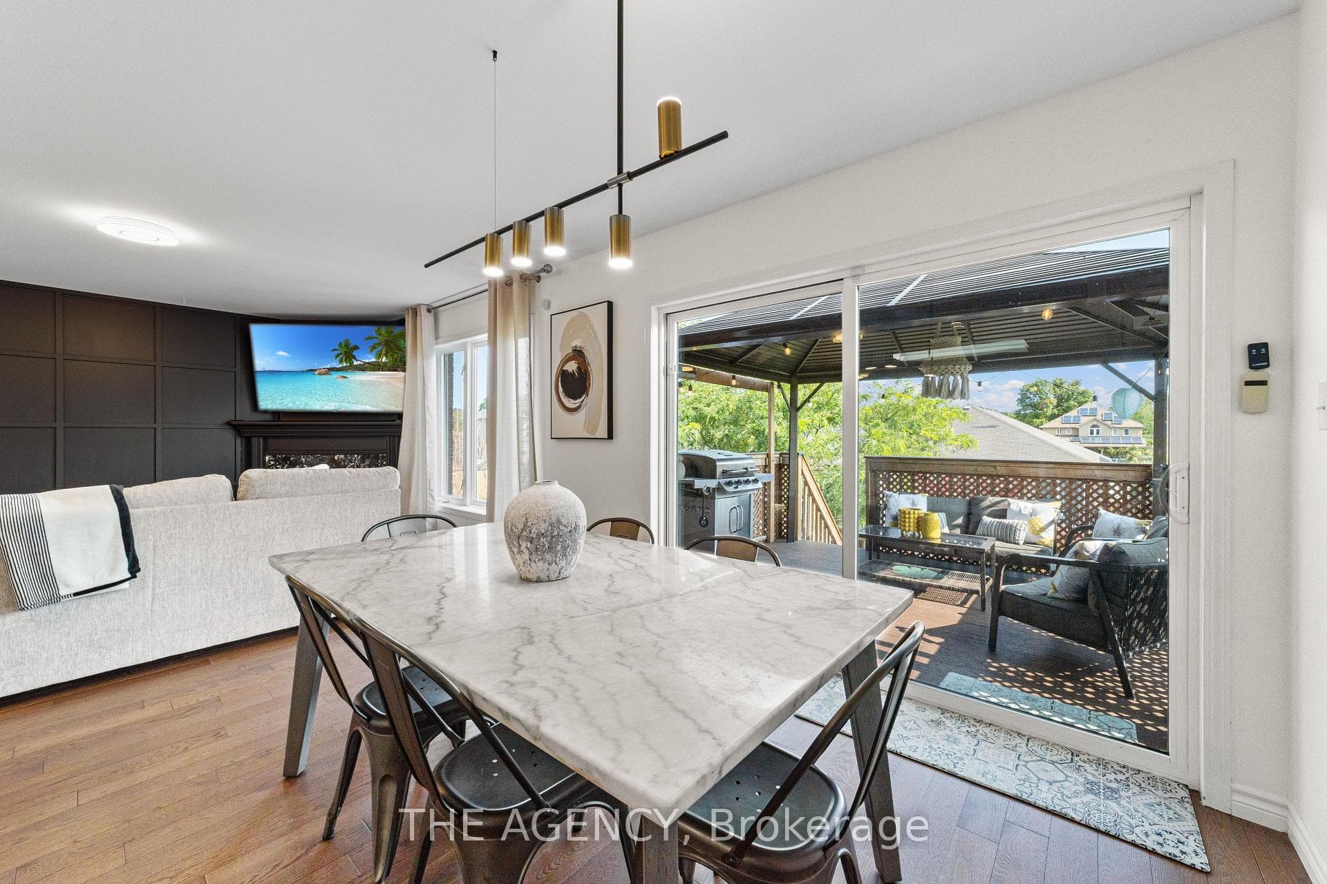 2245 Sproule Street photo 11