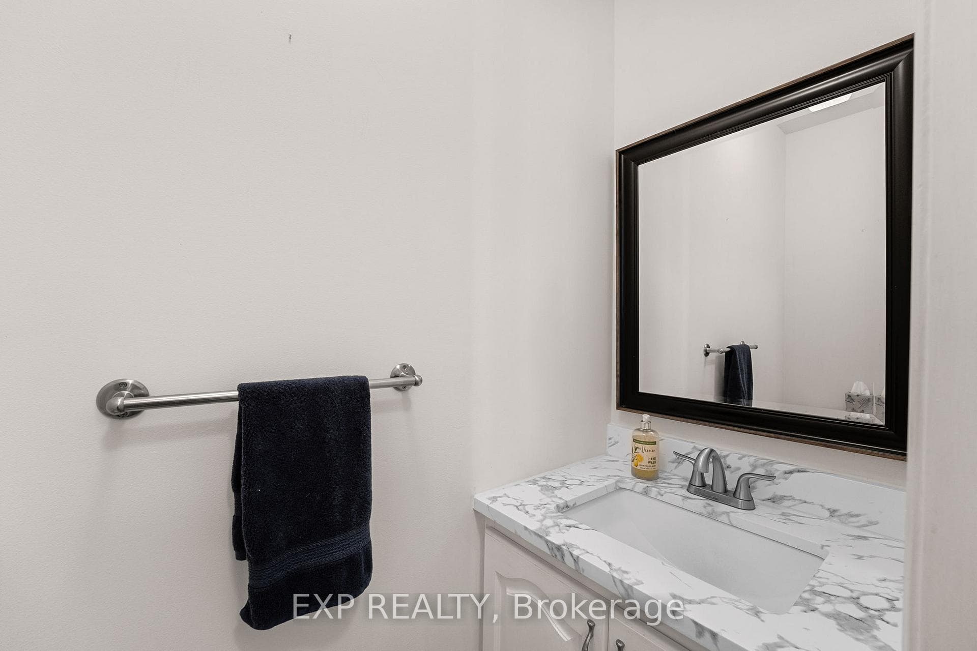 34 Hollis Crescent photo 25
