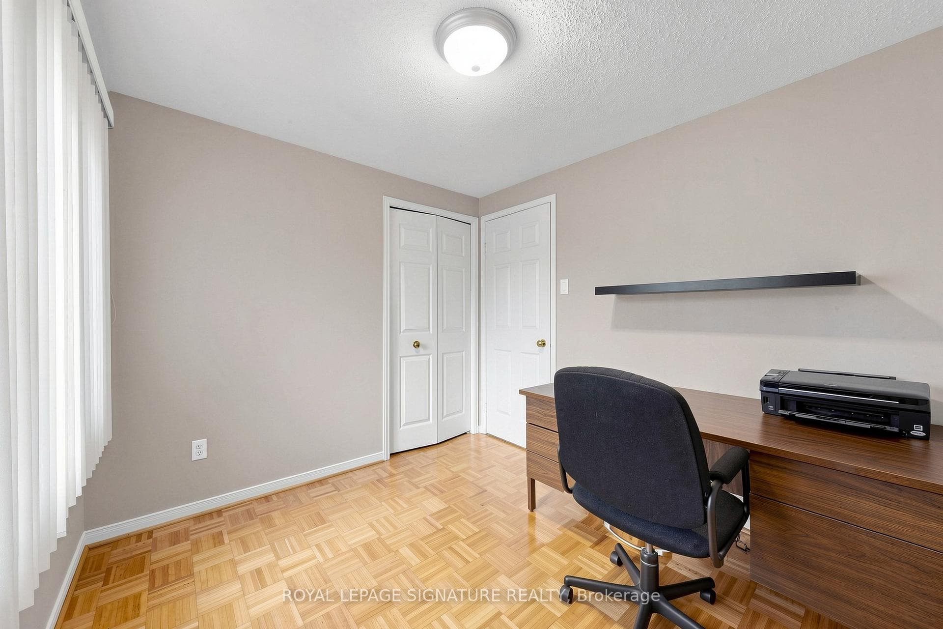 Bedroom can be used as office