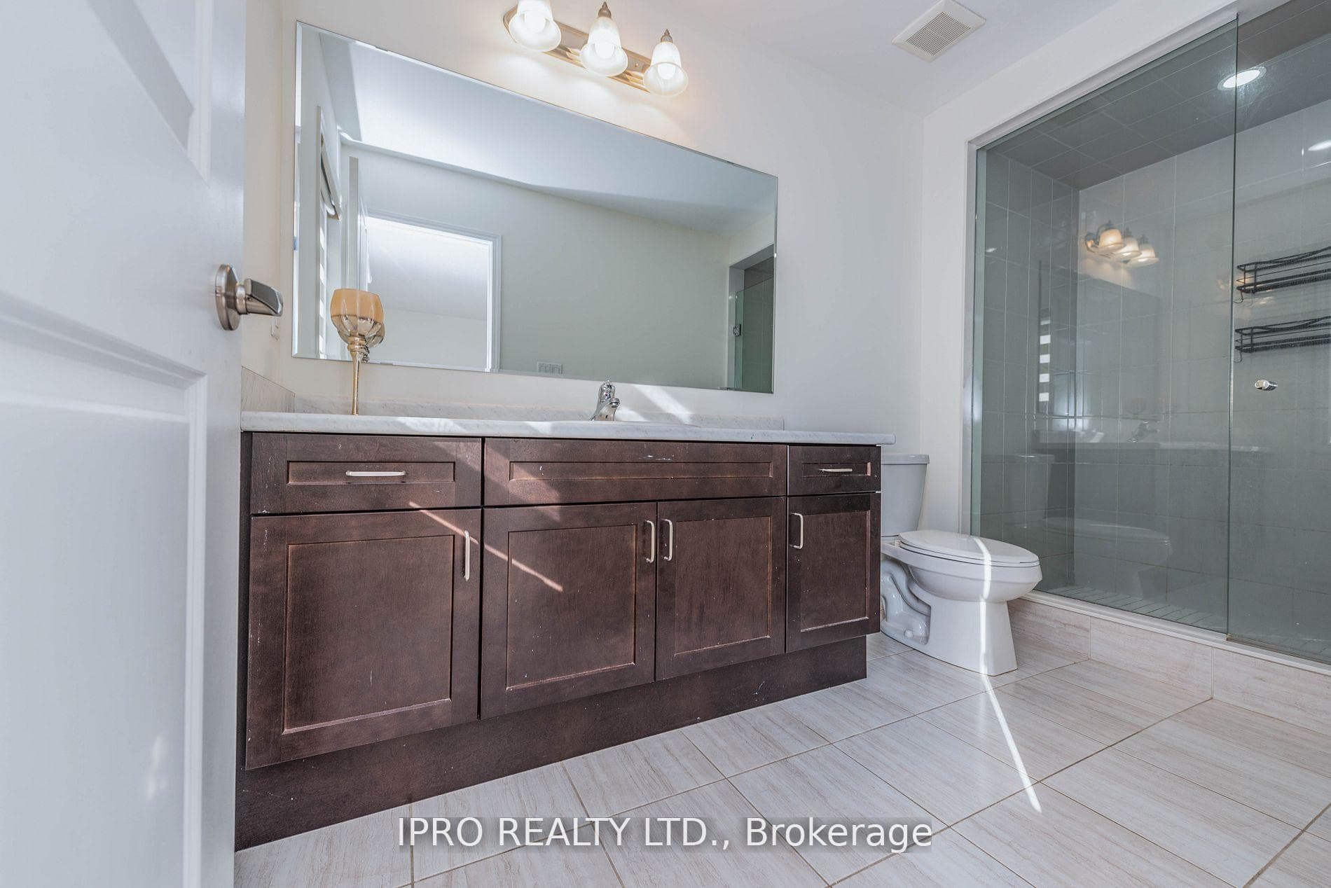 278 Lagerfeld Drive photo 33