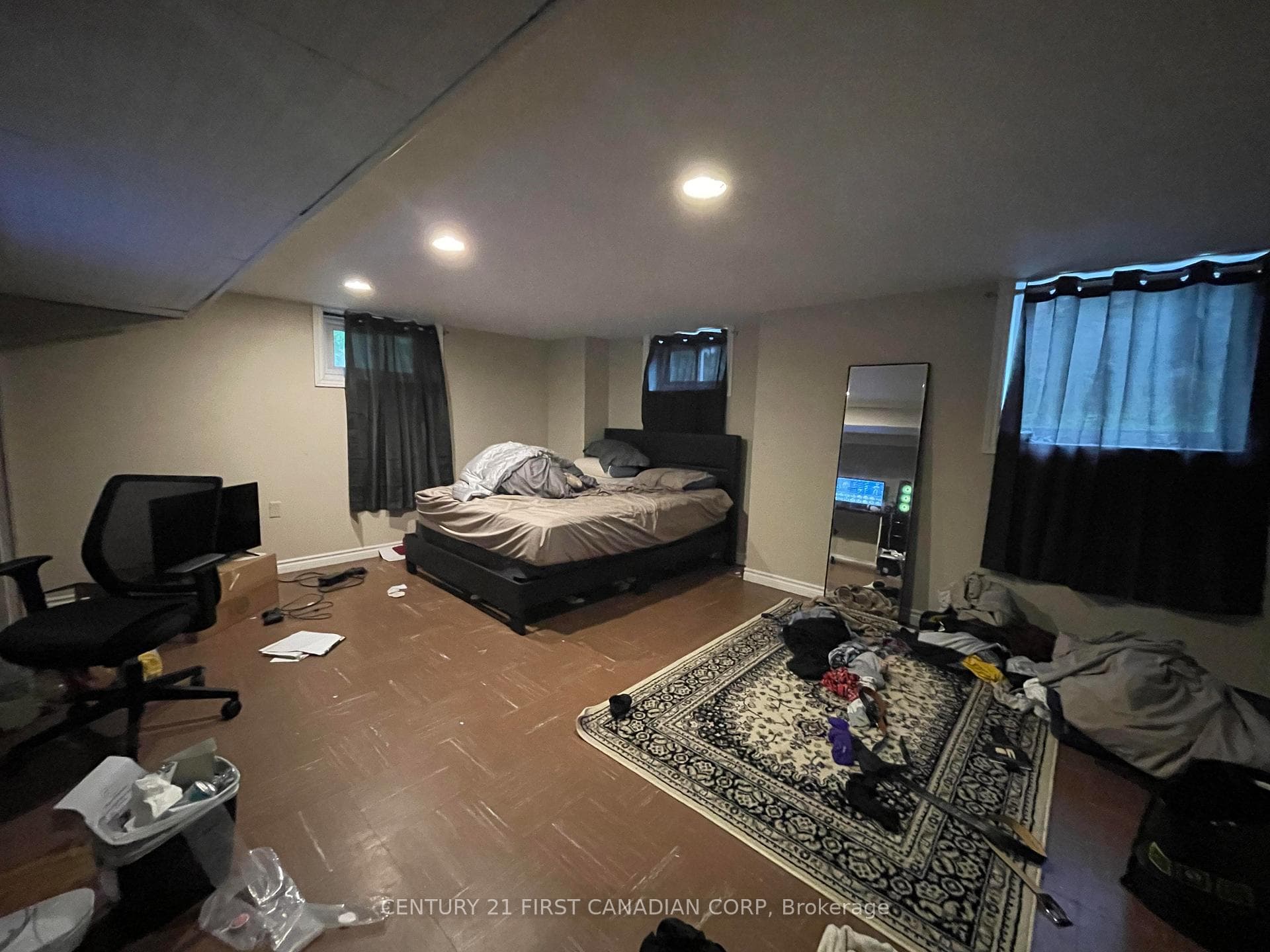 245 Huron Street photo 6