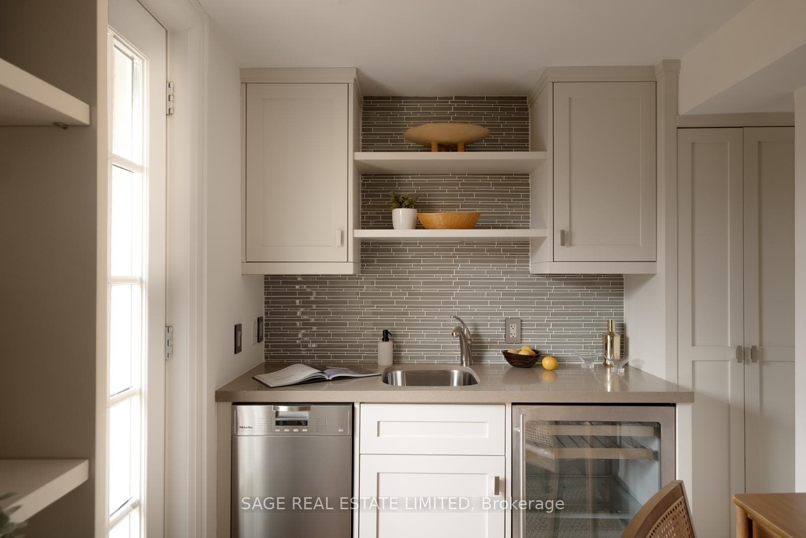 319 Lonsdale Road Unit 3D photo 36