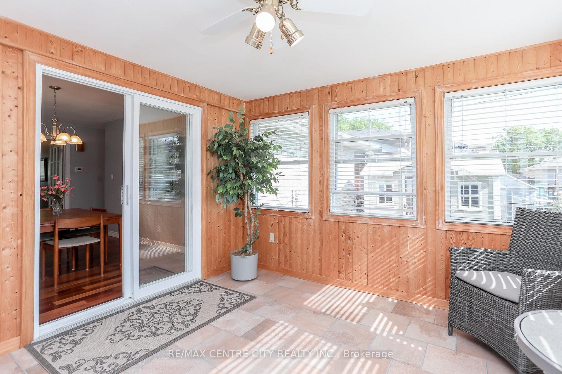 90 LAWRENCE Avenue photo 20