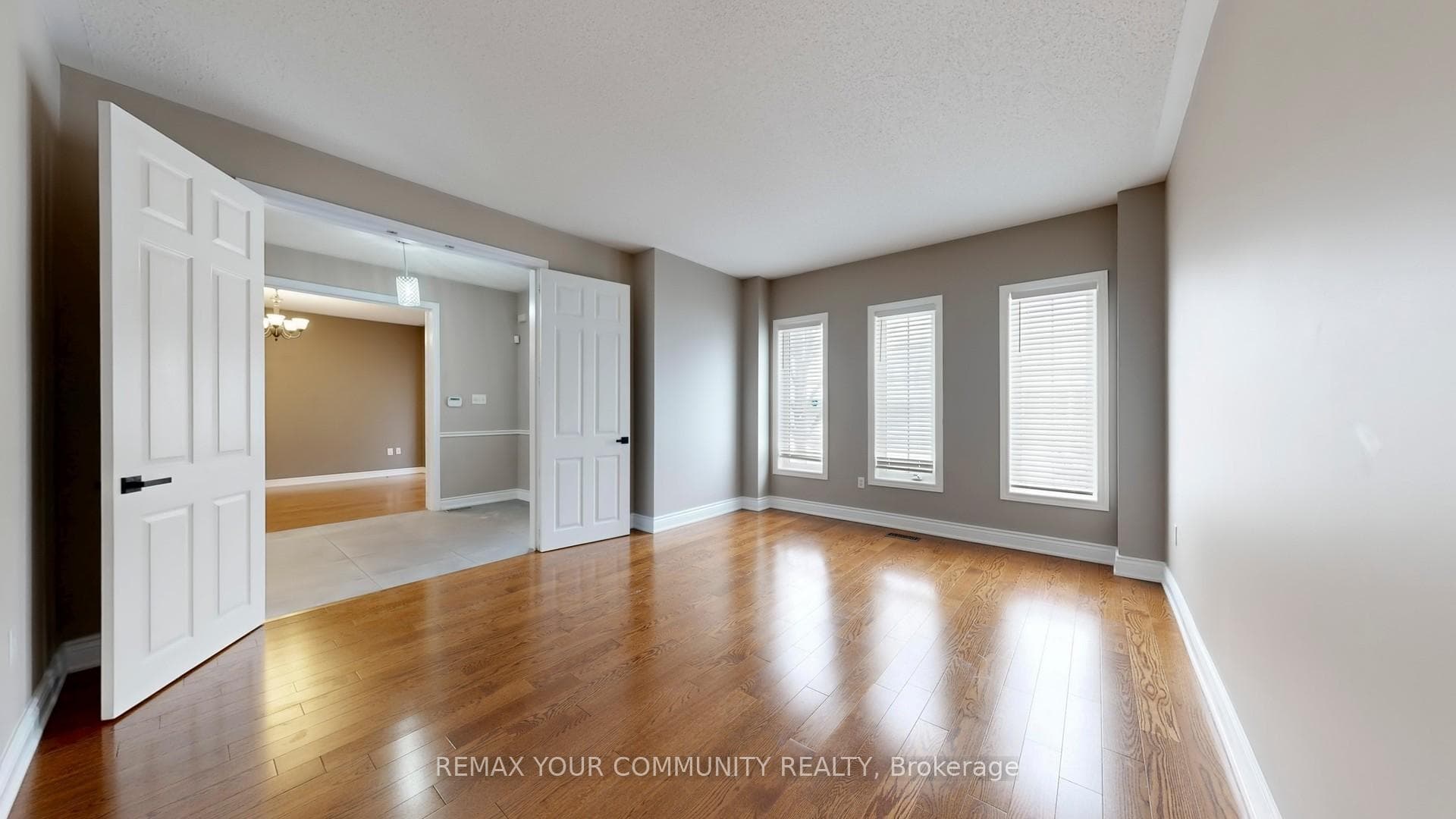 8 Westacott Avenue photo 11