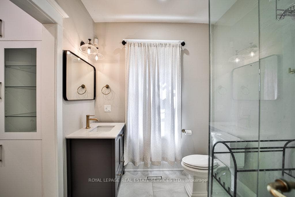 128 Chisholm Street photo 22