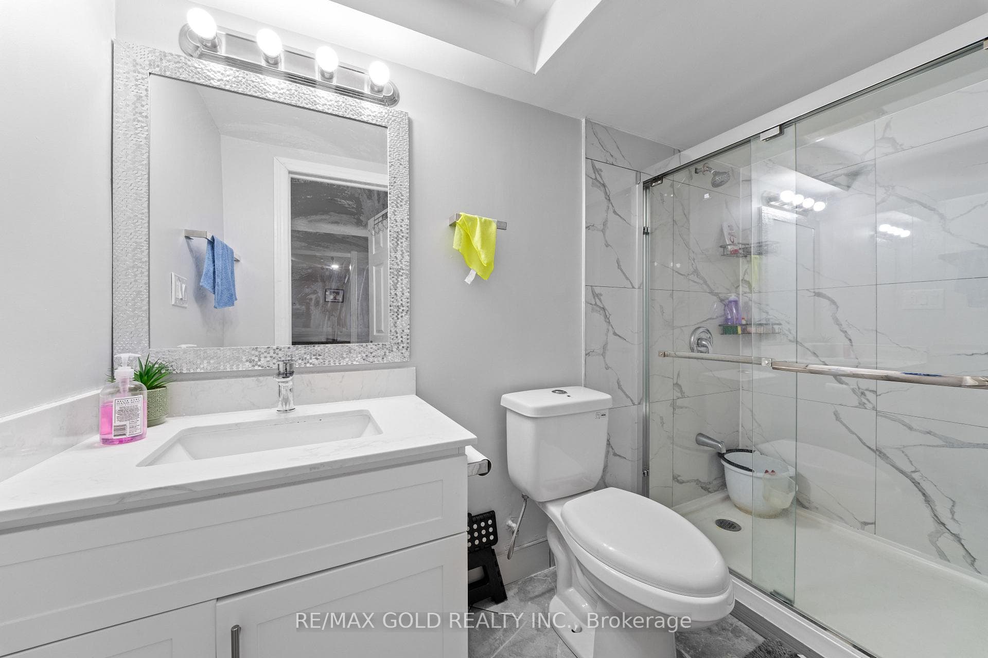 8 Bayridge Drive photo 26