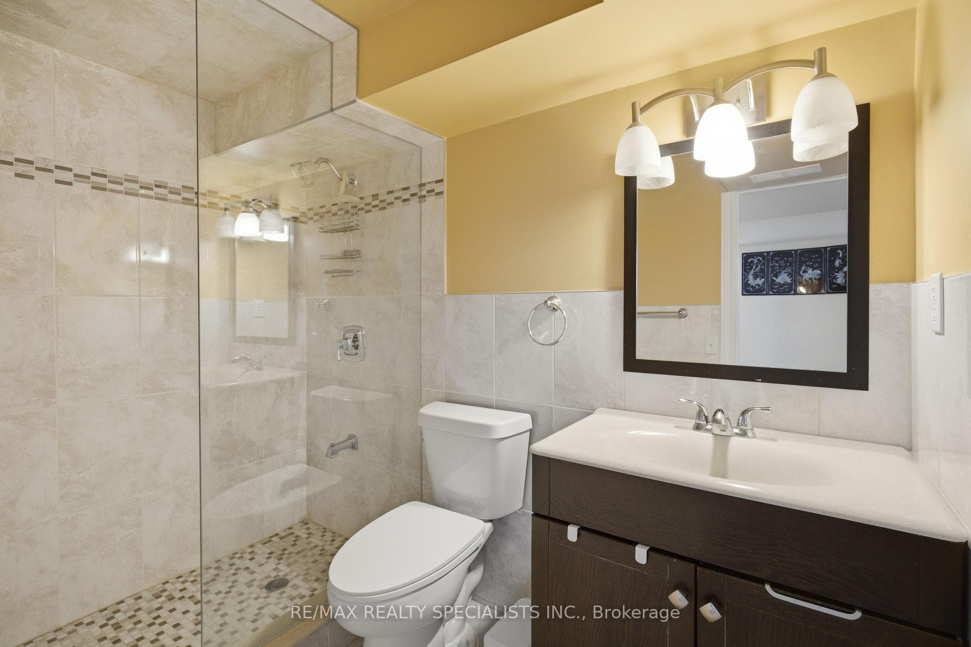 1036 Caven Street photo 20