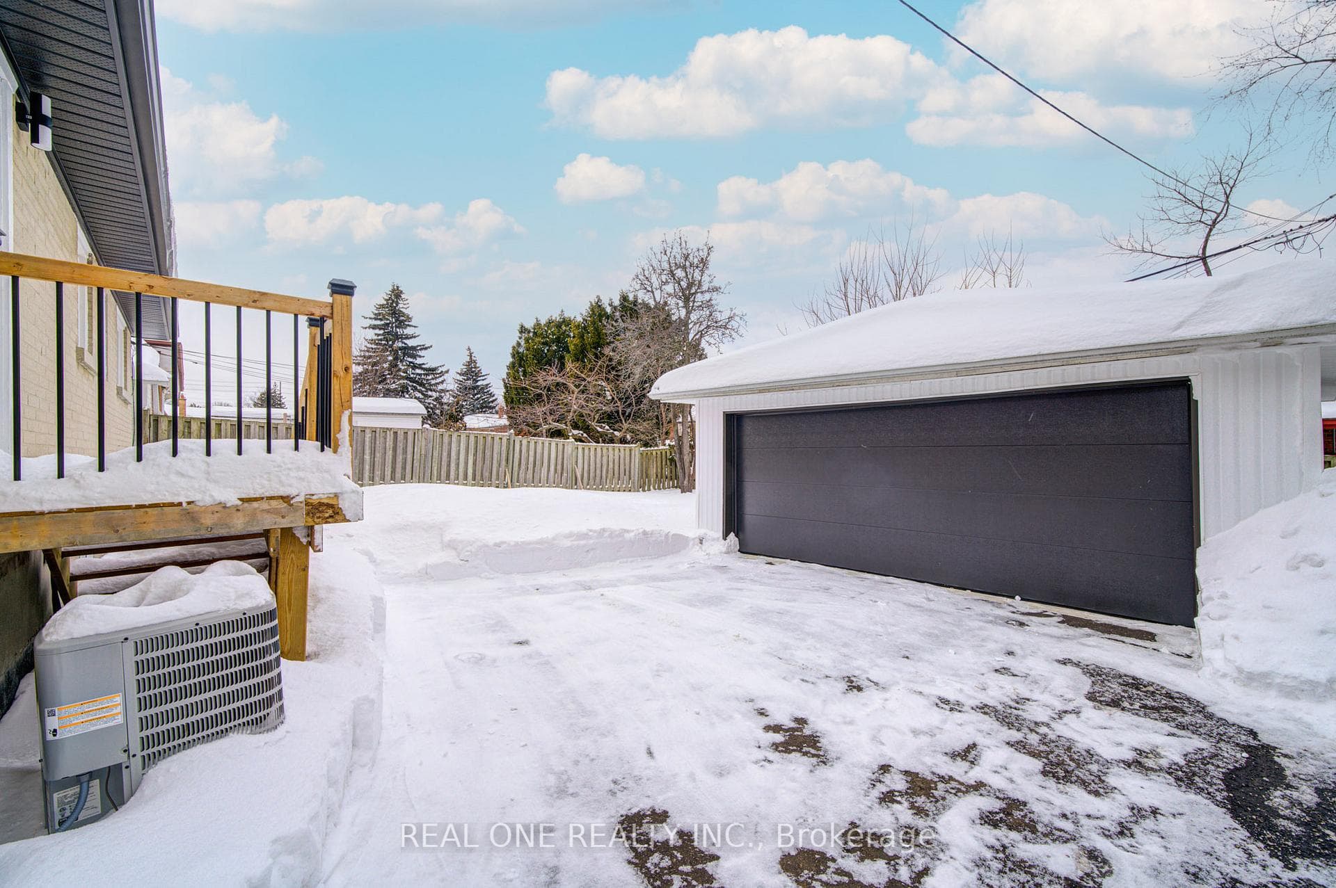 10 Hogan Drive photo 38