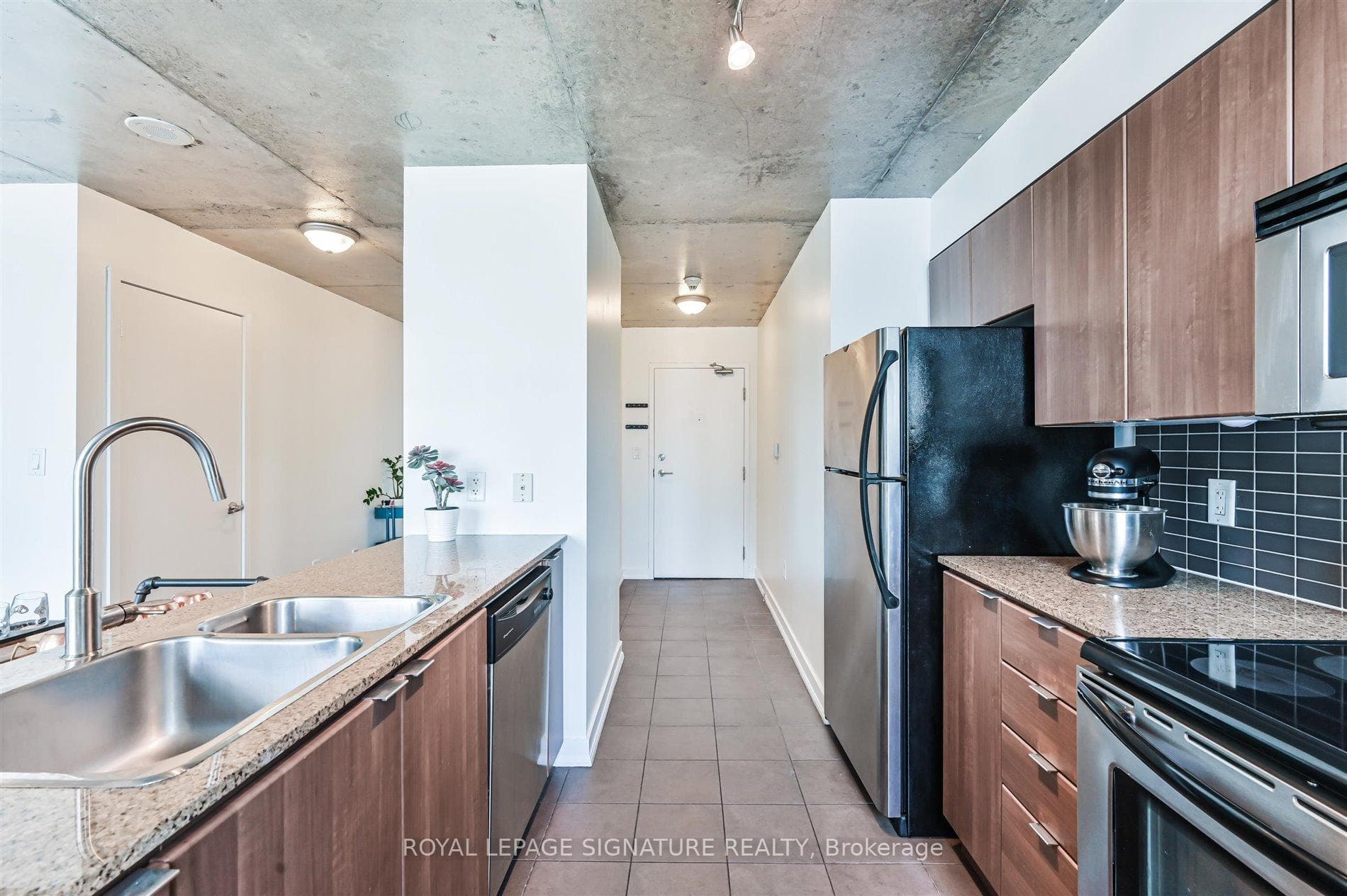 11 Brunel Court Unit 1506 photo 6