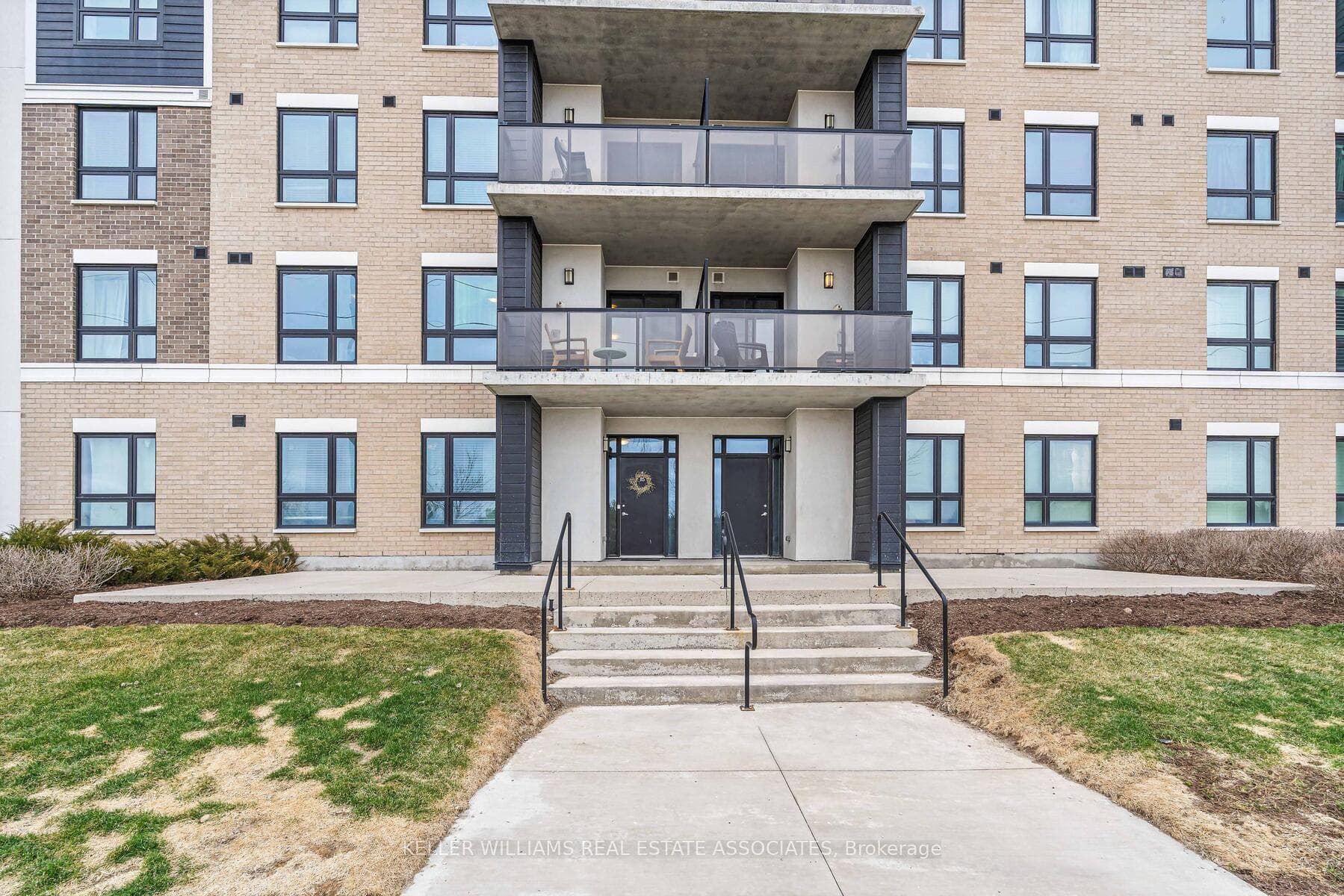 1280 Gordon Street Unit 115 photo 4