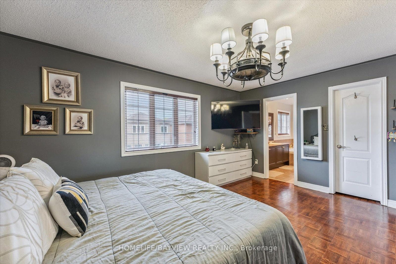 70 Raintree Crescent photo 24