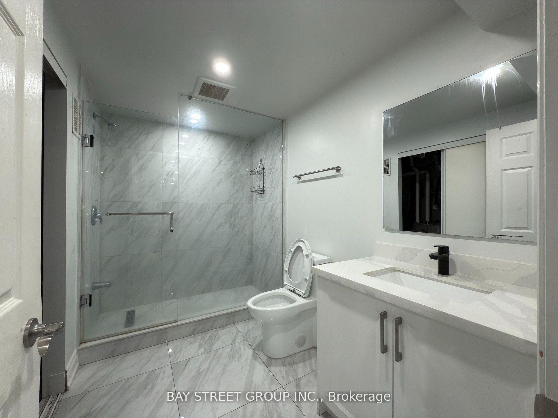 82 Exbury Road Unit Basement photo 9