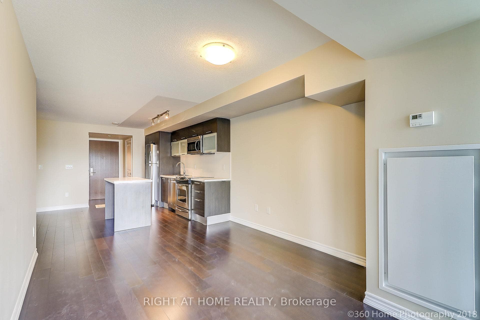 386 Yonge Street Unit 1912 photo 12